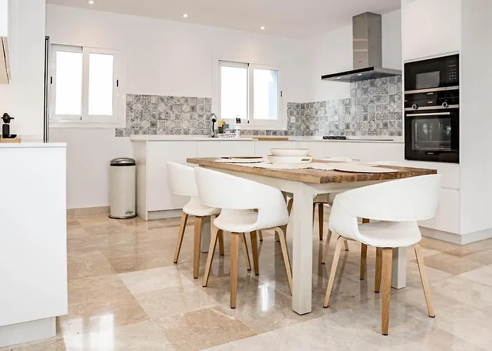 Pa18- Stunning Flat Gym Indoor And Outdoor Pool Apartment Estepona