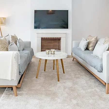 Appartamento Pa18- Stunning Flat, Gym, Indoor And Outdoor Pool Estepona