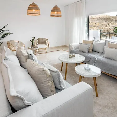 Pa18- Stunning Flat, Gym, Indoor And Outdoor Pool 에스테포나