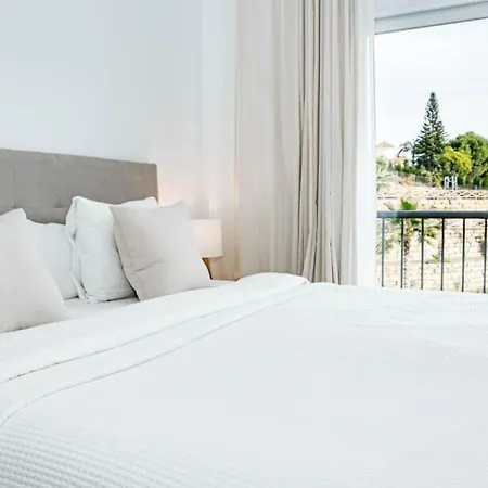 Pa18- Stunning Flat, Gym, Indoor And Outdoor Pool 에스테포나