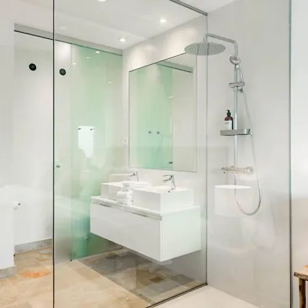 Pa18- Stunning Flat, Gym, Indoor And Outdoor Pool * 에스테포나