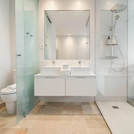 Pa18- Stunning Flat, Gym, Indoor And Outdoor Pool 아파트 에스테포나