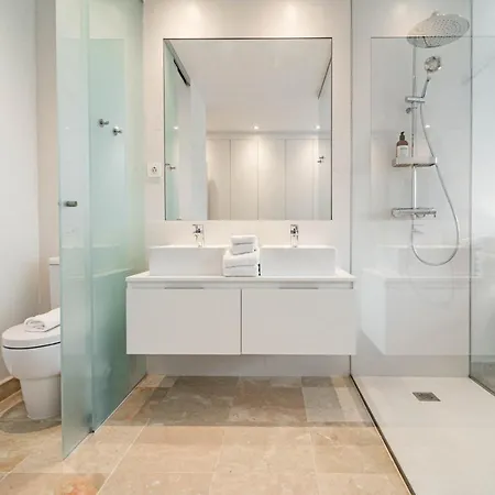 Pa18- Stunning Flat, Gym, Indoor And Outdoor Pool Apartment *