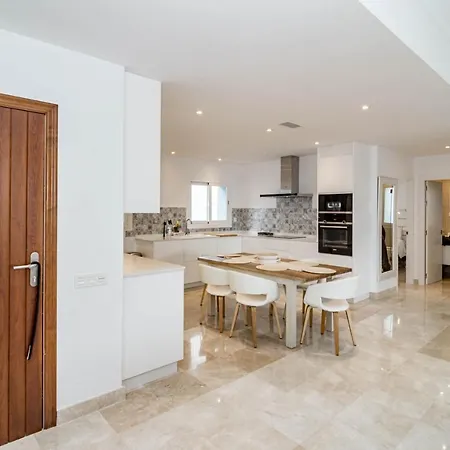 Pa18- Stunning Flat, Gym, Indoor And Outdoor Pool Estepona