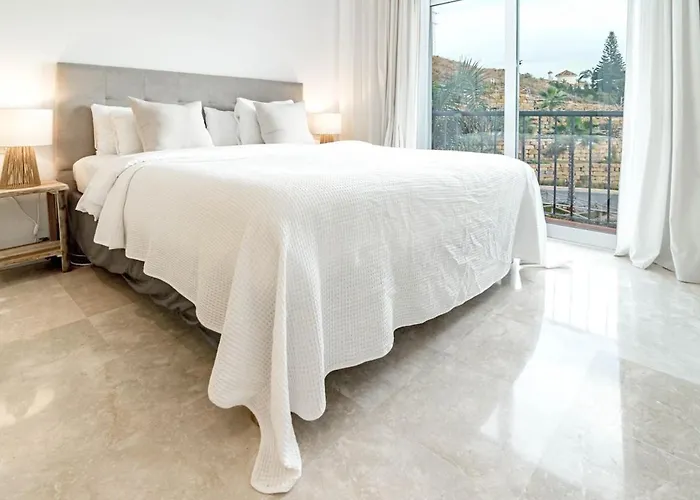 Διαμέρισμα Pa18- Stunning Flat Gym Indoor And Outdoor Pool Εστεπόνα